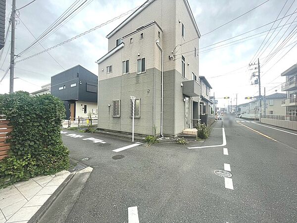 個々の優先事項や好みに基づいて考慮することが重要、 様々なライフスタイル、自分や家族にとってマッチする街並みを選ぶことが大切です。