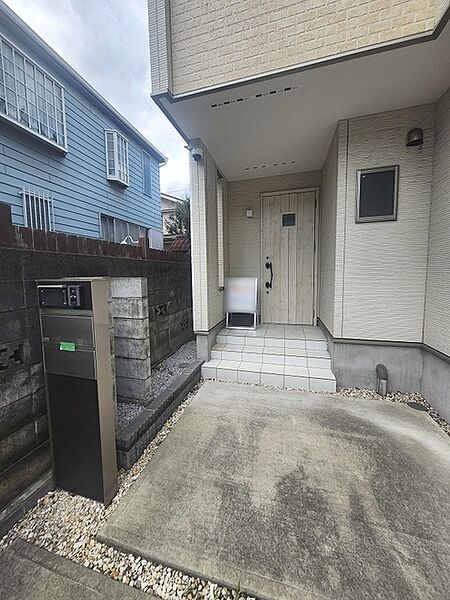 実際に室内をご見学頂くと生活のイメージが広がります。家具を置いたイメージや窓からの景色など、現地で体感ください。