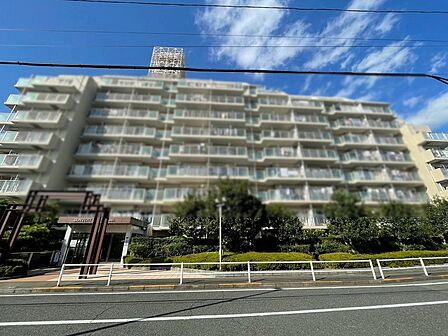 現地のご見学予約もスタートしました。周辺で売りに出ている物件も沢山御座います。まとめてご見学ができますのでお気軽にお申しつけください。