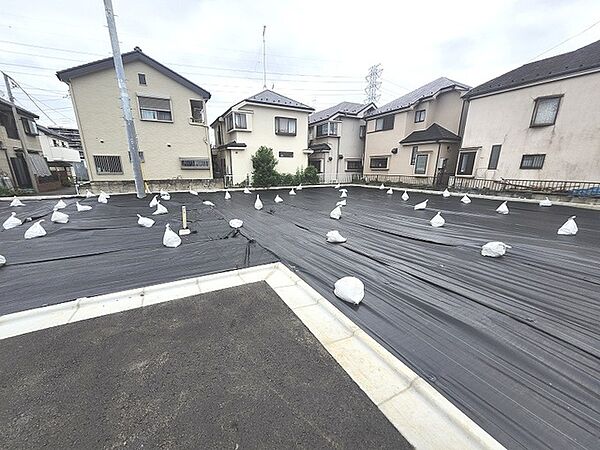 土地物件にはご確認頂くポイントがたくさんございます、土地だけのご見学の際もご遠慮せず、ぜひお気軽に担当スタッフにお申しつけくださいませ。