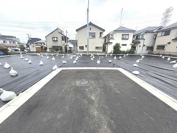 土地物件にはご確認頂くポイントがたくさんございます、土地だけのご見学の際もご遠慮せず、ぜひお気軽に担当スタッフにお申しつけくださいませ。