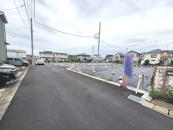 土地物件にはご確認頂くポイントがたくさんございます、土地だけのご見学の際もご遠慮せず、ぜひお気軽に担当スタッフにお申しつけくださいませ。