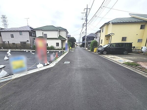建築条件なしの敷地。弊社グループ「白馬建設」にて建物プランをご提案できます。実際の陽当たりやサイズ感を現地でお確かめください。