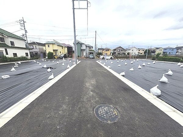 周辺は住宅が建ち並ぶ閑静な住宅街です。