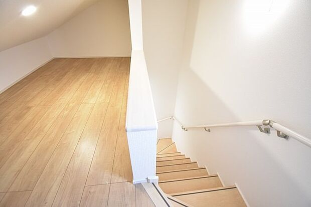 実際に室内をご見学頂くと生活のイメージが広がります。家具を置いたイメージや窓からの景色など、現地で体感ください。