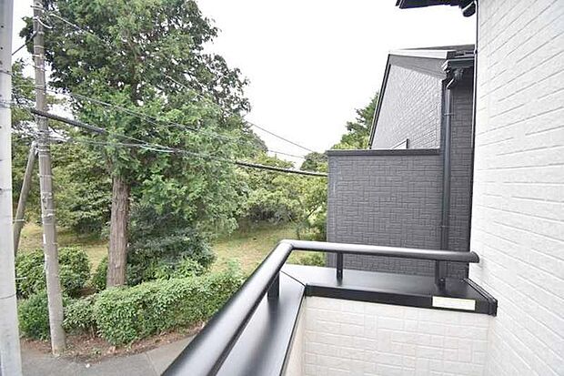 バルコニーからの眺望です。実際に現地で眺望もご確認ください。