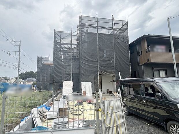現在建物を建築中です、建築中の物件については現地確認の他、同施工会社の完成施工例のご案内、担当者のプレゼンテーションにてご検討ください。適切なご検討の方法をご説明させて頂きます。