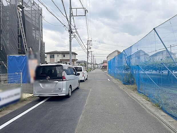 安心して暮らすことのできる住宅街。 住宅地の道路は一般に交通量が少なく車などの騒音が少ないため、住民にとって静かな生活環境が提供されます。