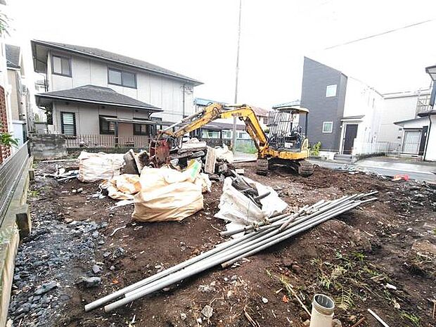 現在建物を建築中です、建築中の物件については現地確認の他、同施工会社の完成施工例のご案内、担当者のプレゼンテーションにてご検討ください。適切なご検討の方法をご説明させて頂きます。
