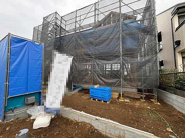 現在建物を建築中です、建築中の物件については現地確認の他、同施工会社の完成施工例のご案内、担当者のプレゼンテーションにてご検討ください。適切なご検討の方法をご説明させて頂きます。