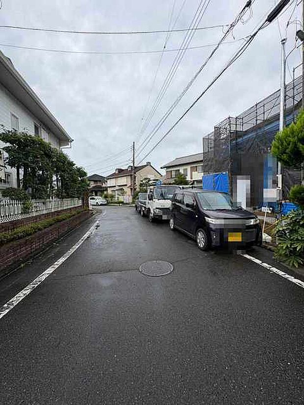 周辺は住宅が建ち並ぶ閑静な住宅街です。