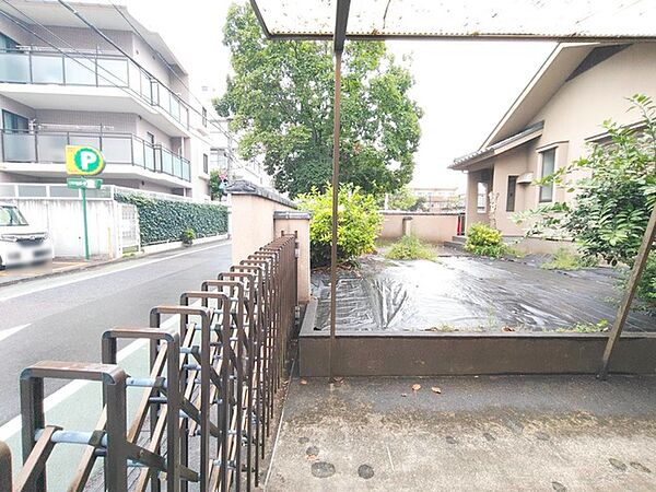 土地物件にはご確認頂くポイントがたくさんございます、土地だけのご見学の際もご遠慮せず、ぜひお気軽に担当スタッフにお申しつけくださいませ。