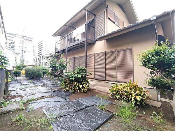 土地物件にはご確認頂くポイントがたくさんございます、土地だけのご見学の際もご遠慮せず、ぜひお気軽に担当スタッフにお申しつけくださいませ。