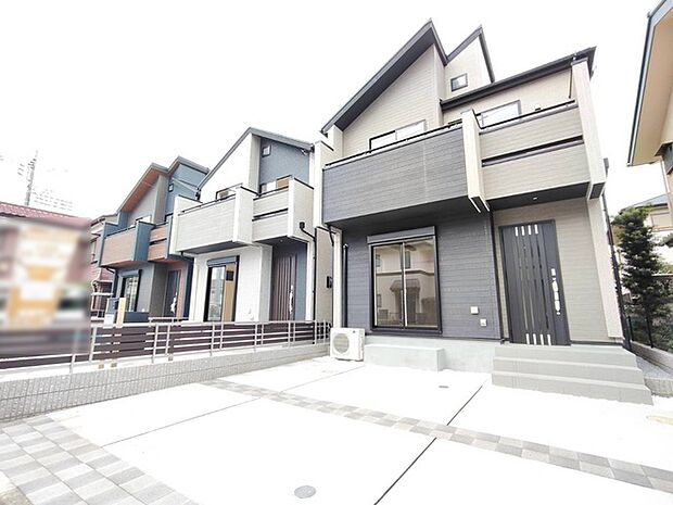 周辺の街並みの中で適度な主張、生活に溶け込むシンプルなデザインの外観が魅力の一戸建です。