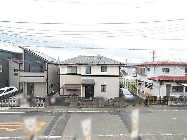 窓からの眺望です。実際に現地で眺望もご確認ください。