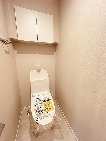 トイレにはウォシュレット機能を標準装備。