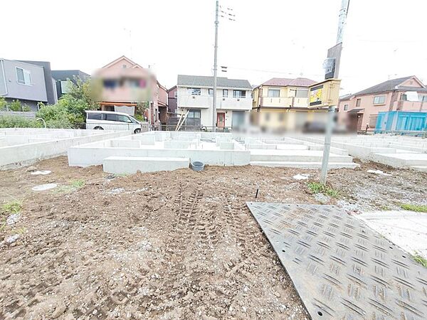 現在建物を建築中です、建築中の物件については現地確認の他、同施工会社の完成施工例のご案内、担当者のプレゼンテーションにてご検討ください。適切なご検討の方法をご説明させて頂きます。