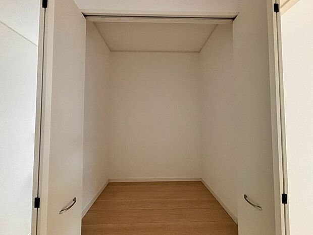 各お部屋に収納が設置されています。 