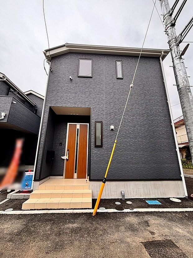 建物が完成しましたので室内のご見学予約スタート。当日のご見学予約も大歓迎です。お気軽にご連絡ください。エステート白馬国分寺店は火曜水曜も営業しております。