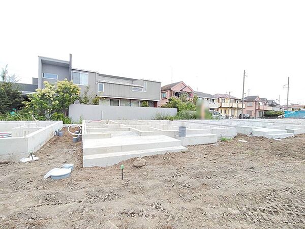 現在建物を建築中です、建築中の物件については現地確認の他、同施工会社の完成施工例のご案内、担当者のプレゼンテーションにてご検討ください。適切なご検討の方法をご説明させて頂きます。