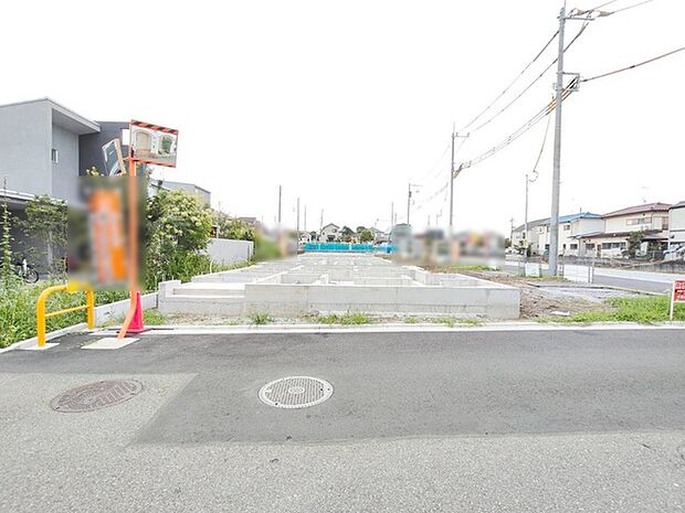 現在建物を建築中です、建築中の物件については現地確認の他、同施工会社の完成施工例のご案内、担当者のプレゼンテーションにてご検討ください。適切なご検討の方法をご説明させて頂きます。 