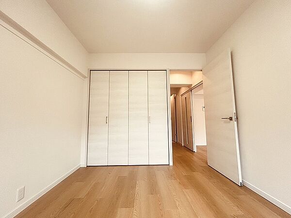 各お部屋に収納が設置されています。