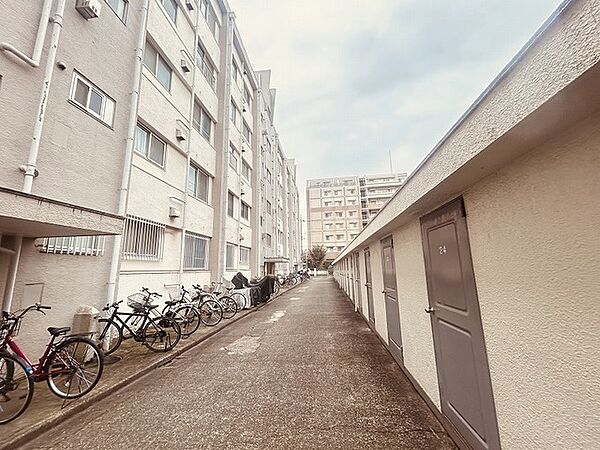 実際に室内をご見学頂くと生活のイメージが広がります。家具を置いたイメージや窓からの景色など、現地で体感ください。