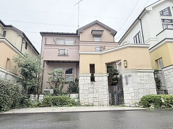 土地物件にはご確認頂くポイントがたくさんございます、土地だけのご見学の際もご遠慮せず、ぜひお気軽に担当スタッフにお申しつけくださいませ。