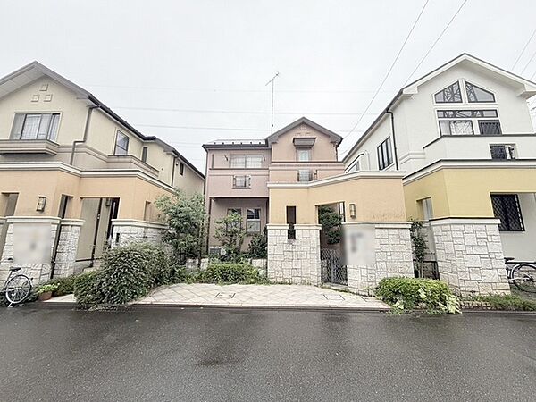 建築条件なしの敷地。弊社グループ「白馬建設」にて建物プランをご提案できます。実際の陽当たりやサイズ感を現地でお確かめください。