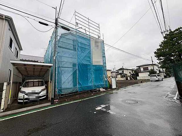 現在建物を建築中です、建築中の物件については現地確認の他、同施工会社の完成施工例のご案内、担当者のプレゼンテーションにてご検討ください。