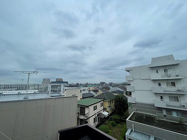 現地のご見学予約もスタートしました。現地ご見学の際、スタッフが様々なご質問に対応いたします、周辺環境、前面道路、建築可能な建物について、ぜひご相談ください。