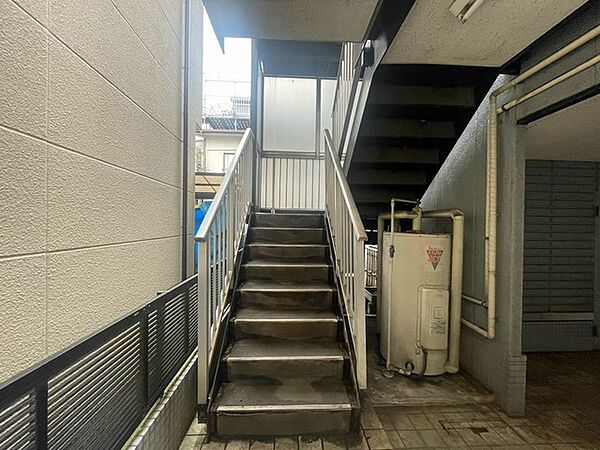 現地のご見学予約もスタートしました。現地ご見学の際、スタッフが様々なご質問に対応いたします、周辺環境、前面道路、建築可能な建物について、ぜひご相談ください。