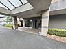 エントランス：現地のご見学予約もスタートしました。