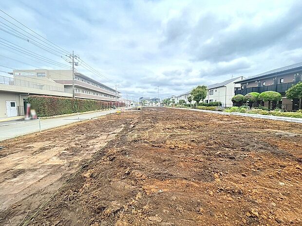 現在建物を建築中です、建築中の物件については現地確認の他、同施工会社の完成施工例のご案内、担当者のプレゼンテーションにてご検討ください。適切なご検討の方法をご説明させて頂きます。