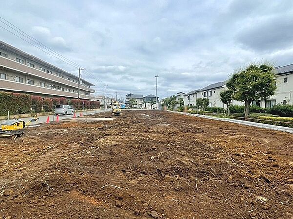 現在建物を建築中です、建築中の物件については現地確認の他、同施工会社の完成施工例のご案内、担当者のプレゼンテーションにてご検討ください。適切なご検討の方法をご説明させて頂きます。
