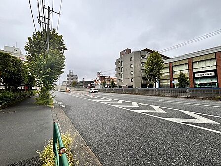 実際に室内をご見学頂くと生活のイメージが広がります。家具を置いたイメージや窓からの景色など、現地で体感ください。