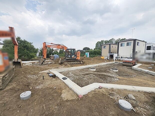 現在建物を建築中です、建築中の物件については現地確認の他、同施工会社の完成施工例のご案内、担当者のプレゼンテーションにてご検討ください。適切なご検討の方法をご説明させて頂きます。