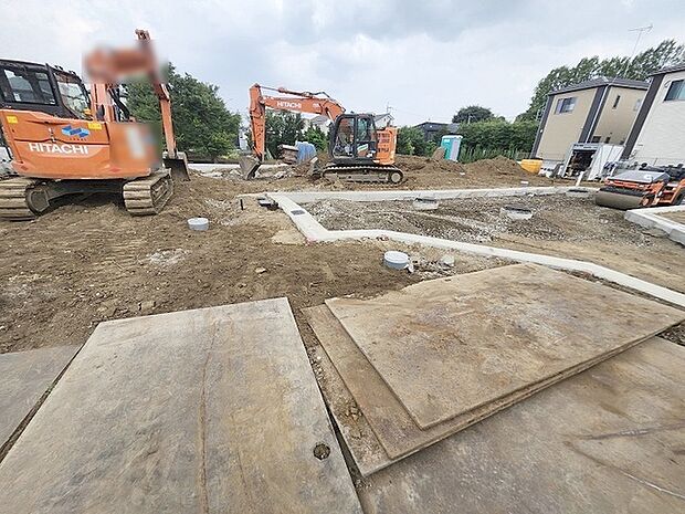 現在建物を建築中です、建築中の物件については現地確認の他、同施工会社の完成施工例のご案内、担当者のプレゼンテーションにてご検討ください。適切なご検討の方法をご説明させて頂きます。