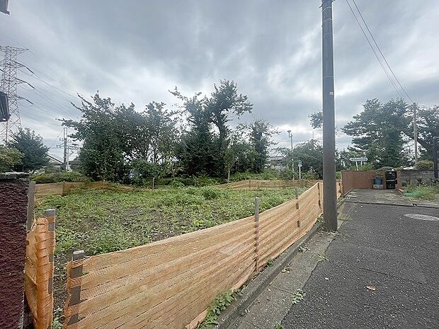現在建物を建築中です、建築中の物件については現地確認の他、同施工会社の完成施工例のご案内、担当者のプレゼンテーションにてご検討ください。適切なご検討の方法をご説明させて頂きます。 