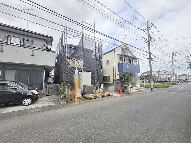 周辺は住宅が建ち並ぶ閑静な住宅街です。 