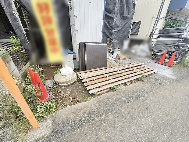 現在建物を建築中です、建築中の物件については現地確認の他、同施工会社の完成施工例のご案内、担当者のプレゼンテーションにてご検討ください。適切なご検討の方法をご説明させて頂きます。 