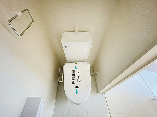 トイレにはウォシュレット機能を標準装備。