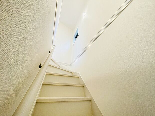 実際に室内をご見学頂くと生活のイメージが広がります。家具を置いたイメージや窓からの景色など、現地で体感ください。