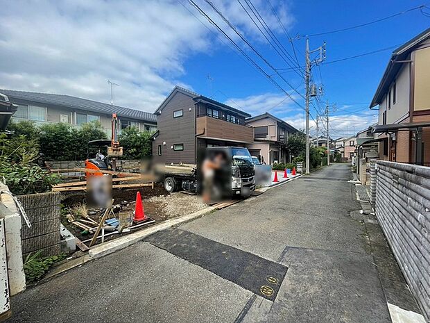 周辺は住宅が建ち並ぶ閑静な住宅街です。