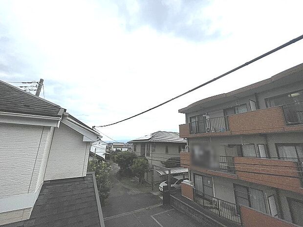 窓からの眺望です。実際に現地で眺望もご確認ください。 