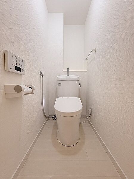 無駄を省いたミニマルなデザインがゆとりある空間を生み出します。