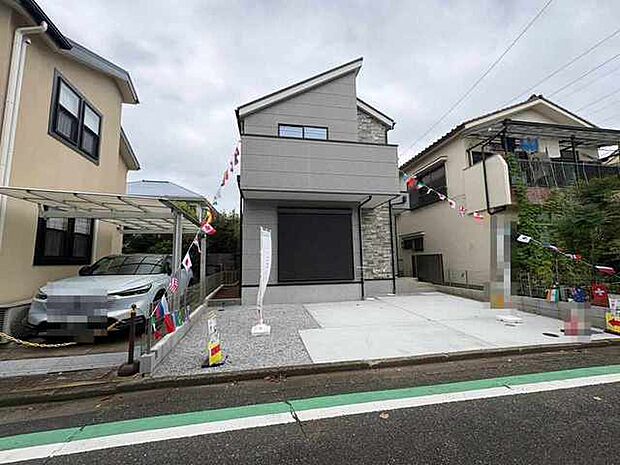 実際に室内をご見学頂くと生活のイメージが広がります。家具を置いたイメージや窓からの景色など、現地で体感ください。
