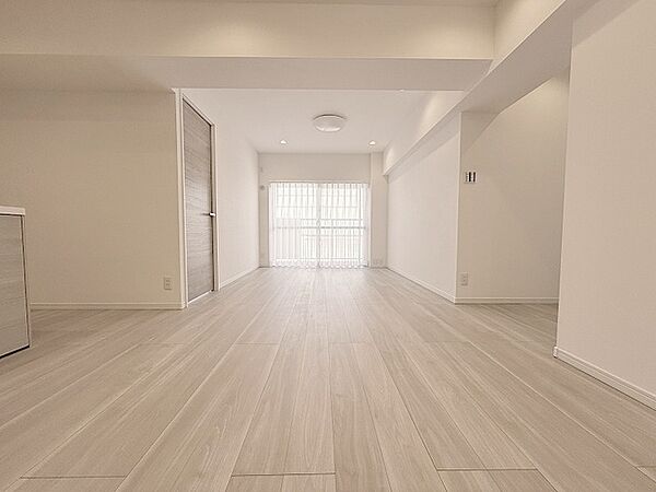 家族が一番集まる場所だから広々としつつも素敵な空間であって欲しい。みんながくつろぐリビングからキッチンまでが一つの空間のように繋がる間取り。