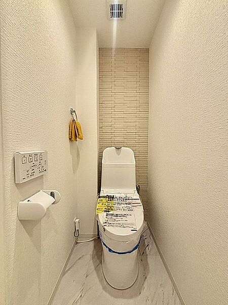 トイレにはウォシュレット機能を標準装備。