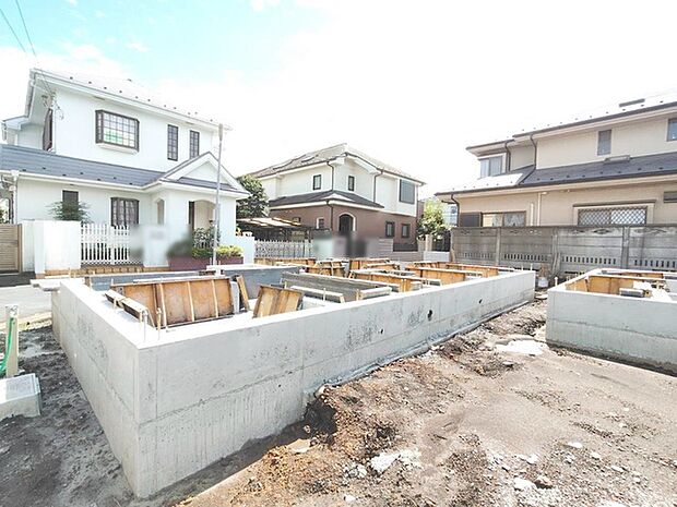 現在建物を建築中です、建築中の物件については現地確認の他、同施工会社の完成施工例のご案内、担当者のプレゼンテーションにてご検討ください。適切なご検討の方法をご説明させて頂きます。